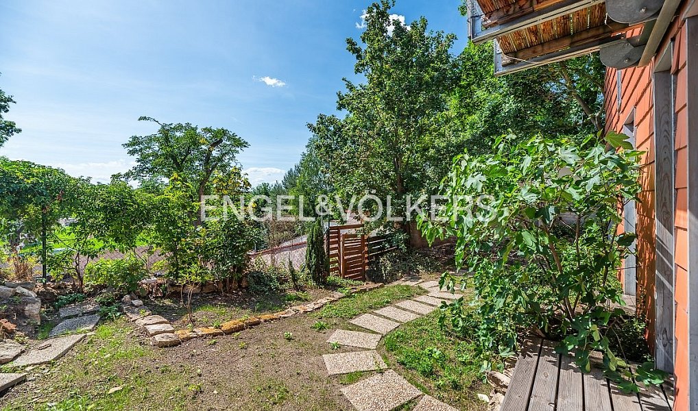 Pronájem domu 140 m² s pozemkem 154 m², Praha – náhled fotky 2