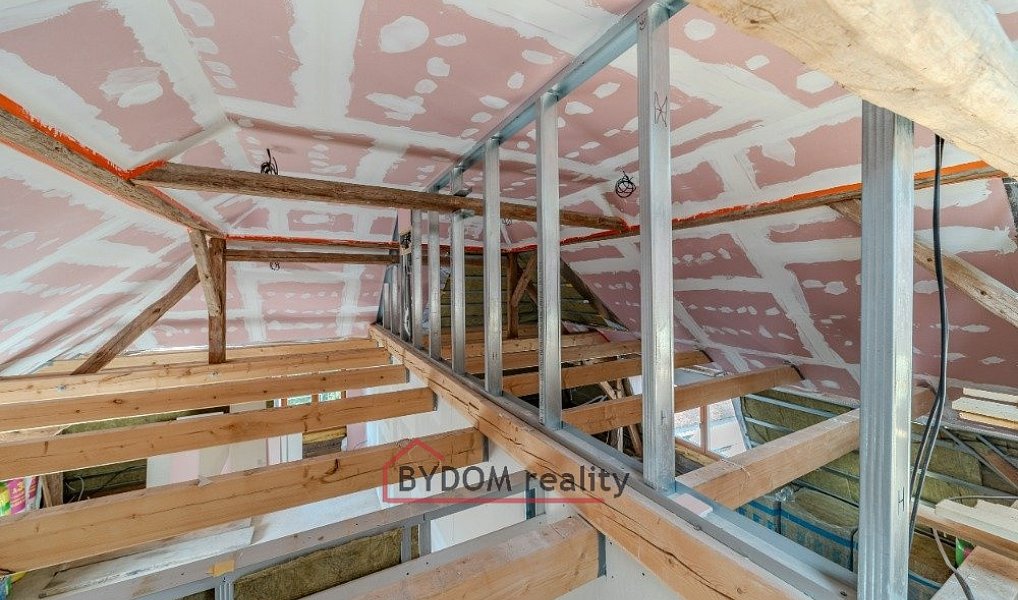 Prodej bytu 4+kk 125 m², Líšťany – náhled fotky 17