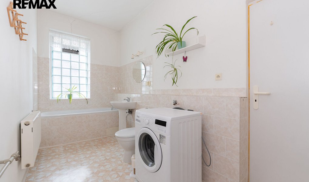 Prodej domu 207 m² s pozemkem 354 m², Spořice – náhled fotky 8