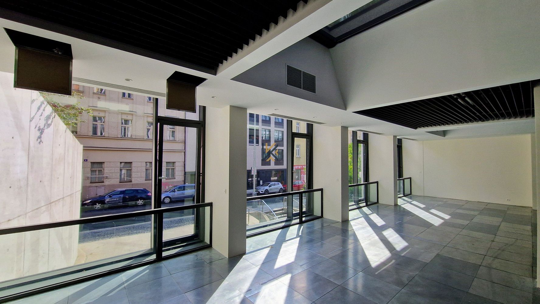 Pronájem kanceláře 345 m² – fotografie 4