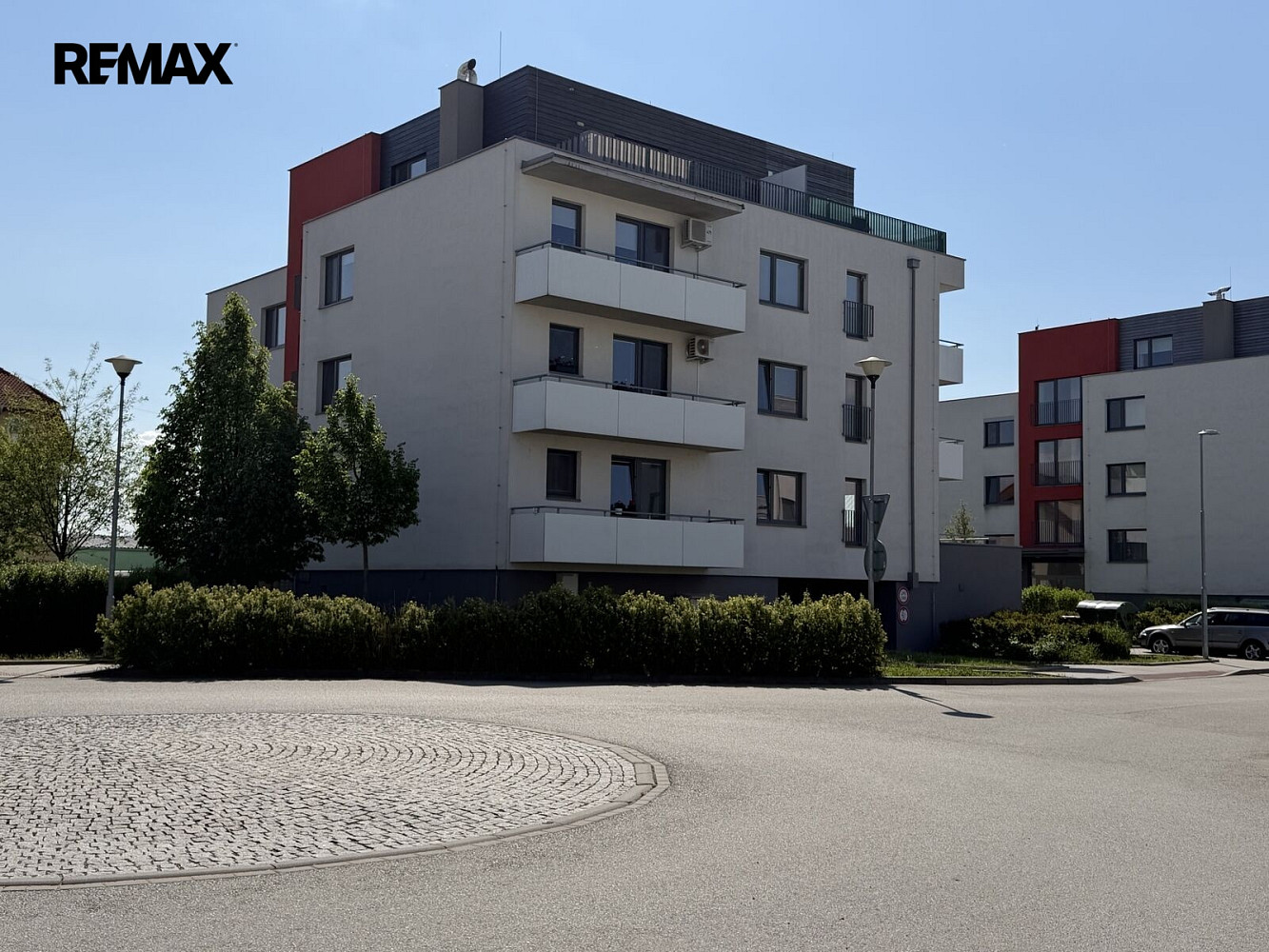 Prodej garážového stání na sídlišti Zelnice ve Slavkově u Brna. – fotografie 2