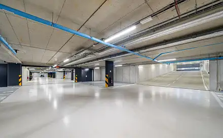 Vnitřní garážové stání v novostavbě bezpečné parkování v moderním rezidenčním projektu, Blažimská, Praha 4 - Chodov