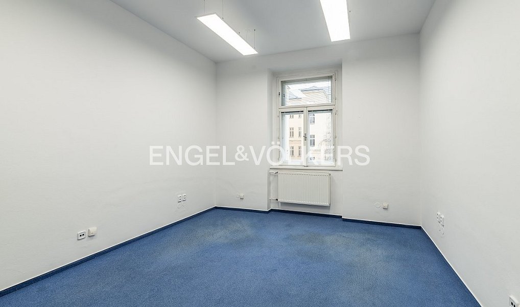 Pronájem kanceláře 451 m², Praha – náhled fotky 12