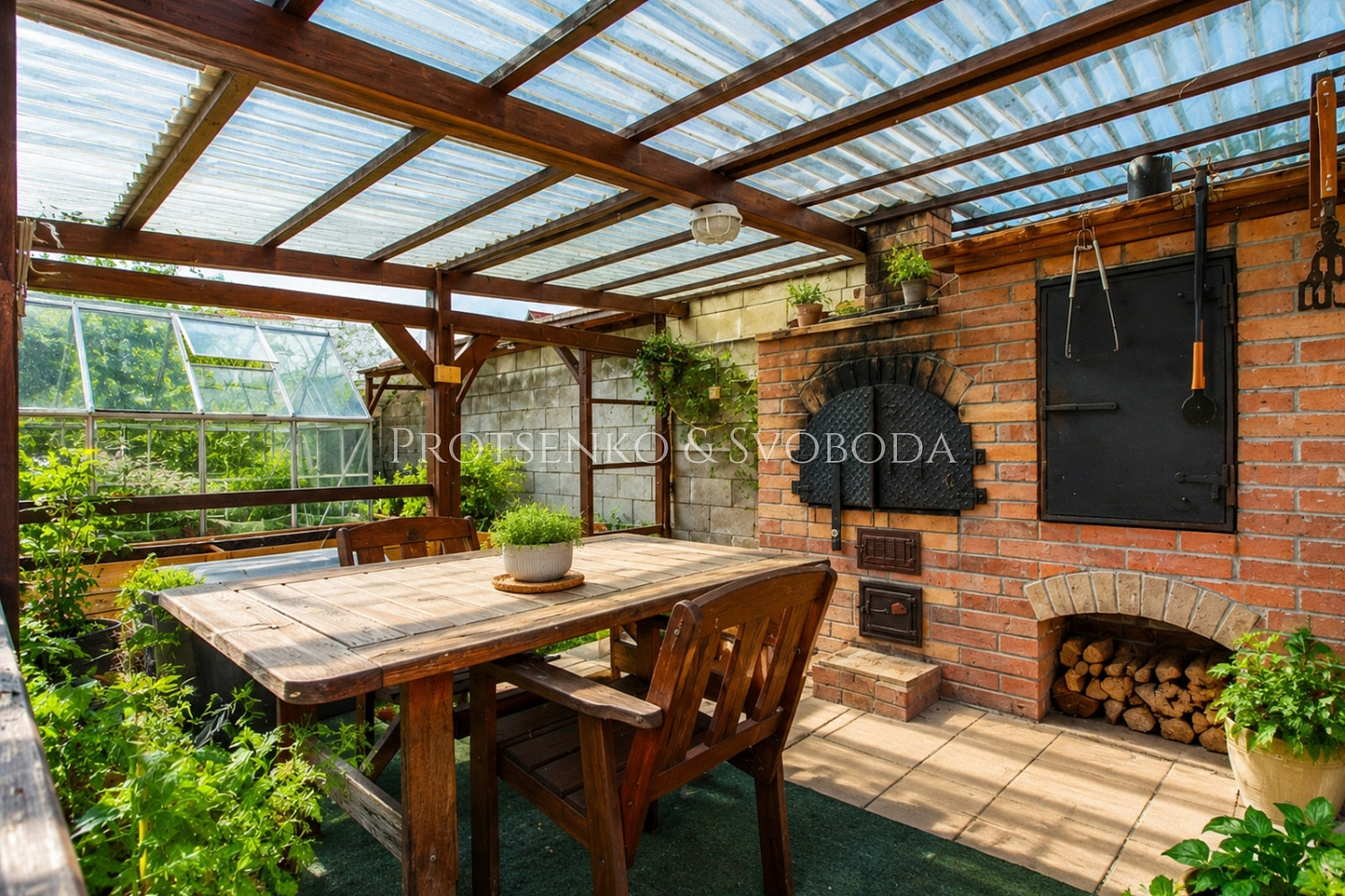 Prodej domu 310 m² s pozemkem 1 182 m² – fotografie 2