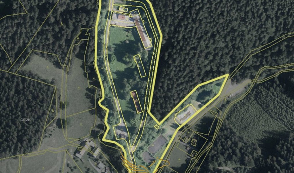 Prodej ubytovacího objektu 4 400 m², Velké Karlovice – náhled fotky 2