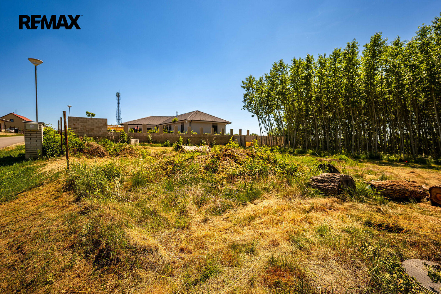 Prodej stavebního pozemku 826 m² – fotografie 2