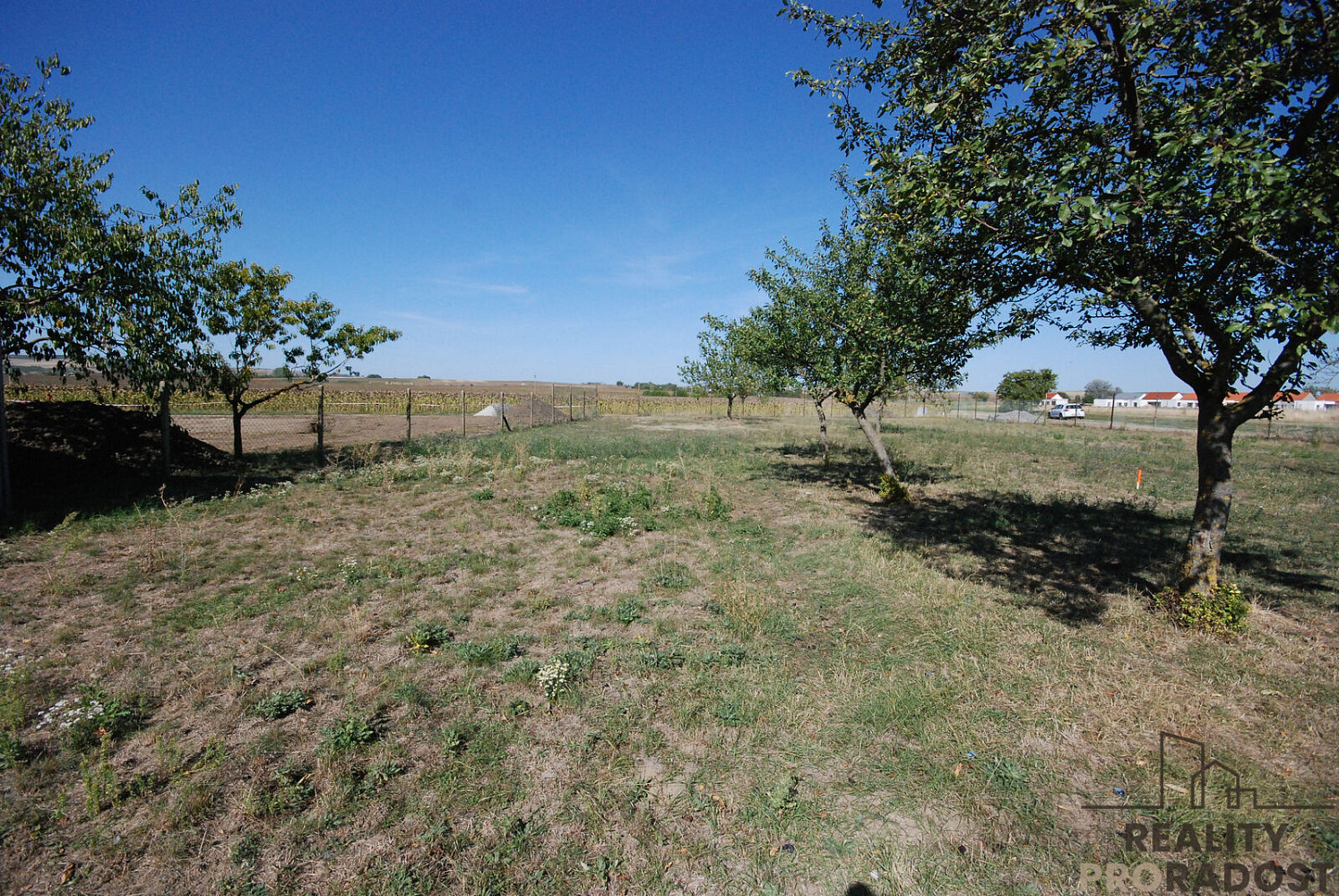 Prodej stavebního pozemku 580 m² – fotografie 2
