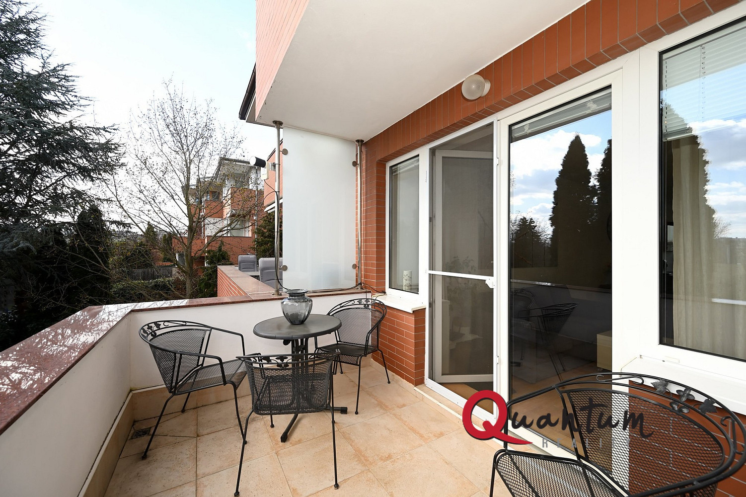 Pronájem domu 185 m² s pozemkem 229 m² – pohled 6