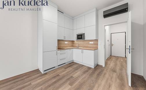 Pronájem bytu 1+kk 29 m², Komárovská, Brno - Komárov