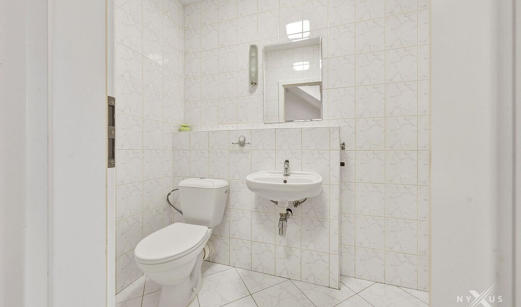 Pronájem domu 324 m² s pozemkem 287 m², Praha – náhled fotky 17