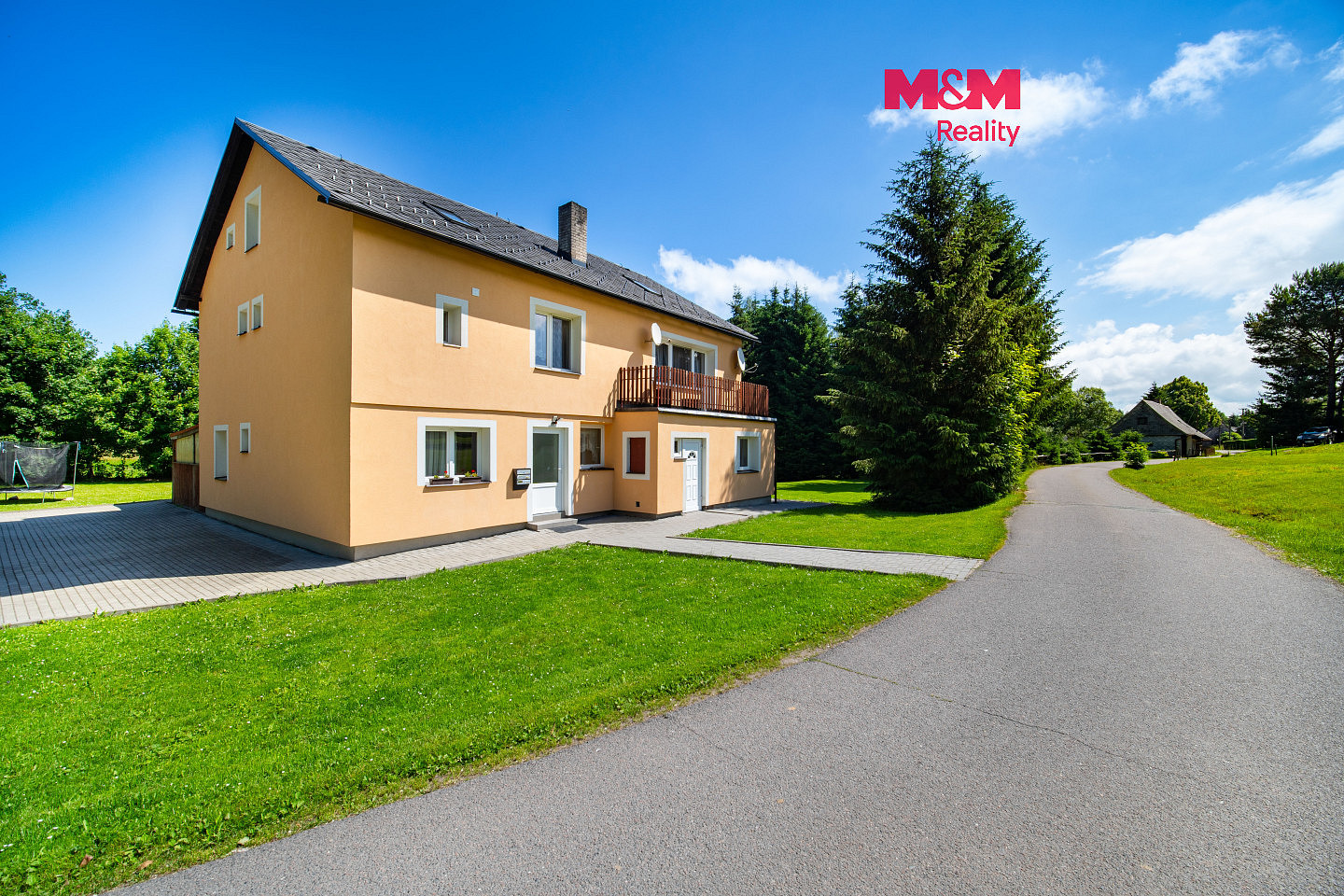 Prodej domu 300 m² s pozemkem 633 m²