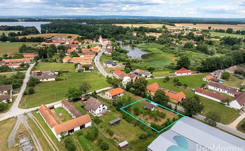 Prodej stavebního pozemku 1 000 m², Lišov, okres České Budějovice