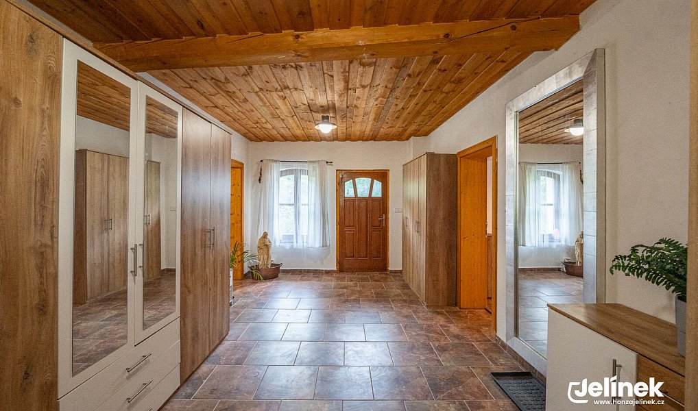 Prodej domu 167 m² s pozemkem 2 511 m², Polička – náhled fotky 7