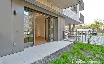 Pronájem bytu 1+kk 35 m²