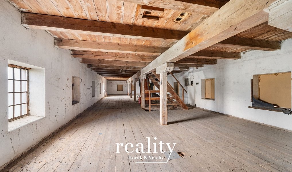 Prodej výrobních prostor 600 m², Rozsochatec – náhled fotky 3