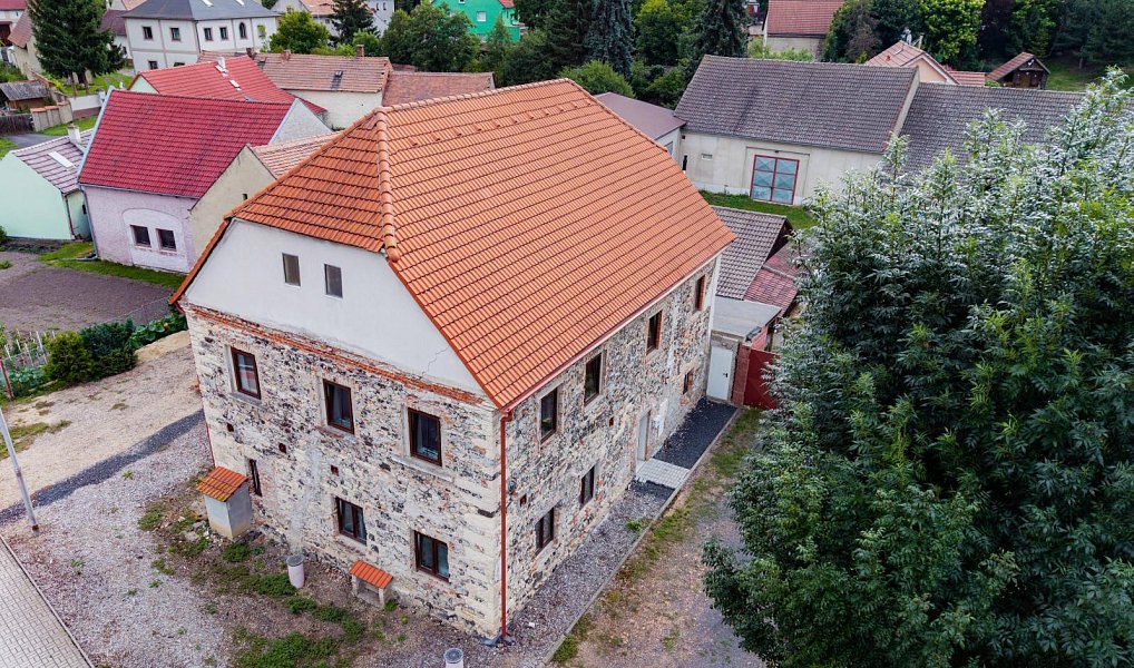 Prodej domu 233 m² s pozemkem 554 m², Lužice – náhled fotky 8