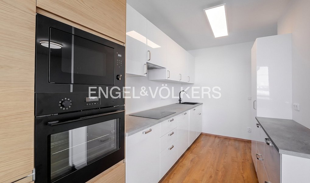 Pronájem bytu 3+kk 75 m², Praha – náhled fotky 3