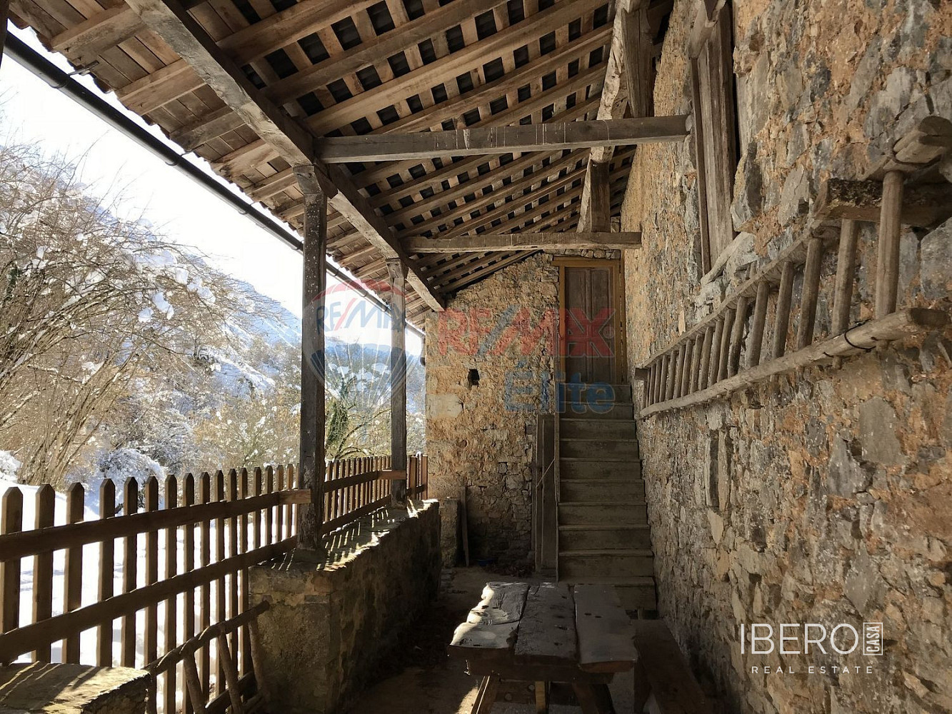 Prodej domu 224 m² s pozemkem 76 188 m² — photo 2