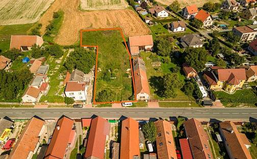 Prodej stavebního pozemku 1 244 m², Dvory, okres Nymburk