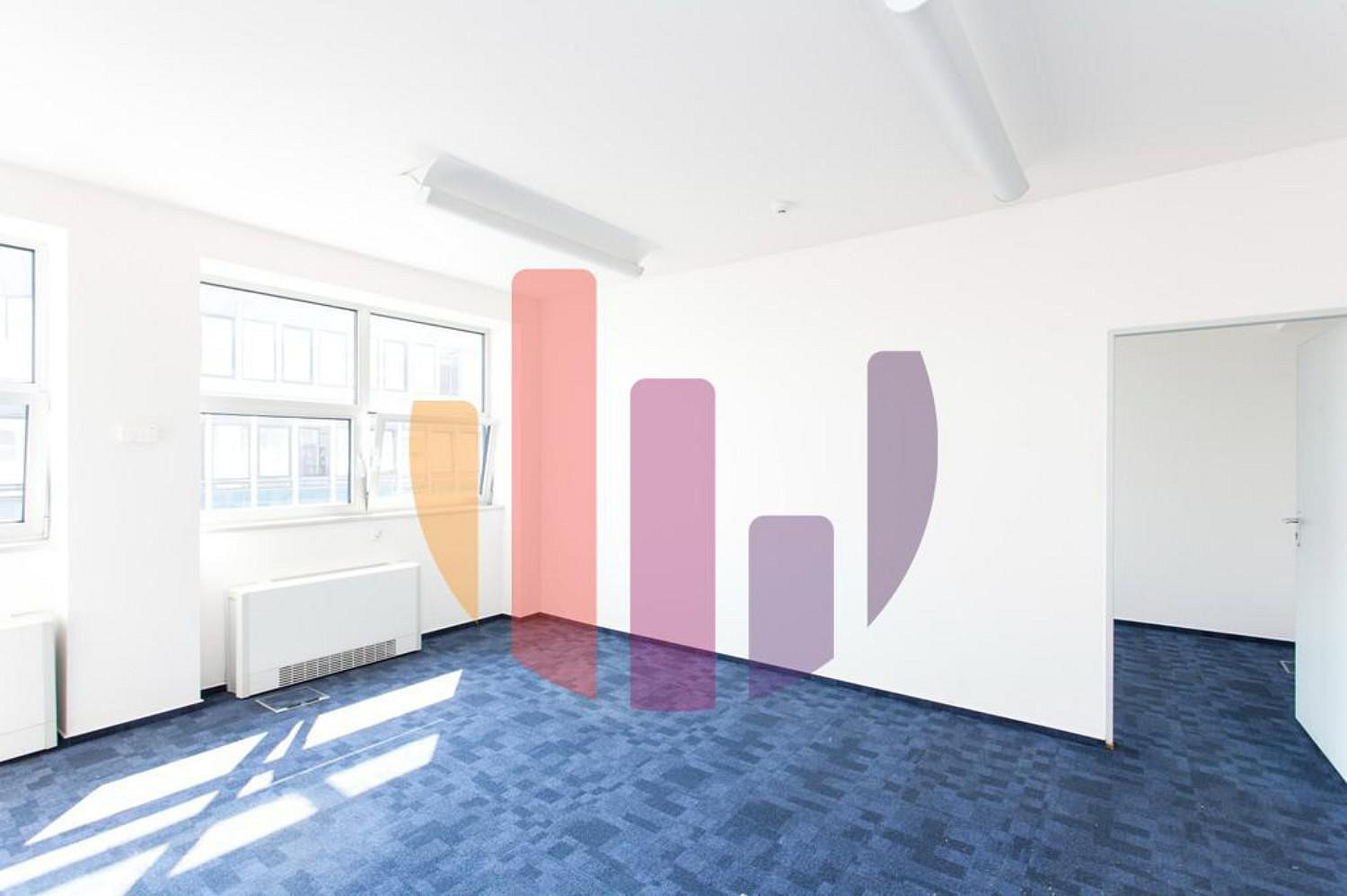 Pronájem kanceláře 150 m² — photo 3