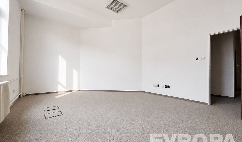 Pronájem kanceláře 160 m², Vrchlabí – náhled fotky 7