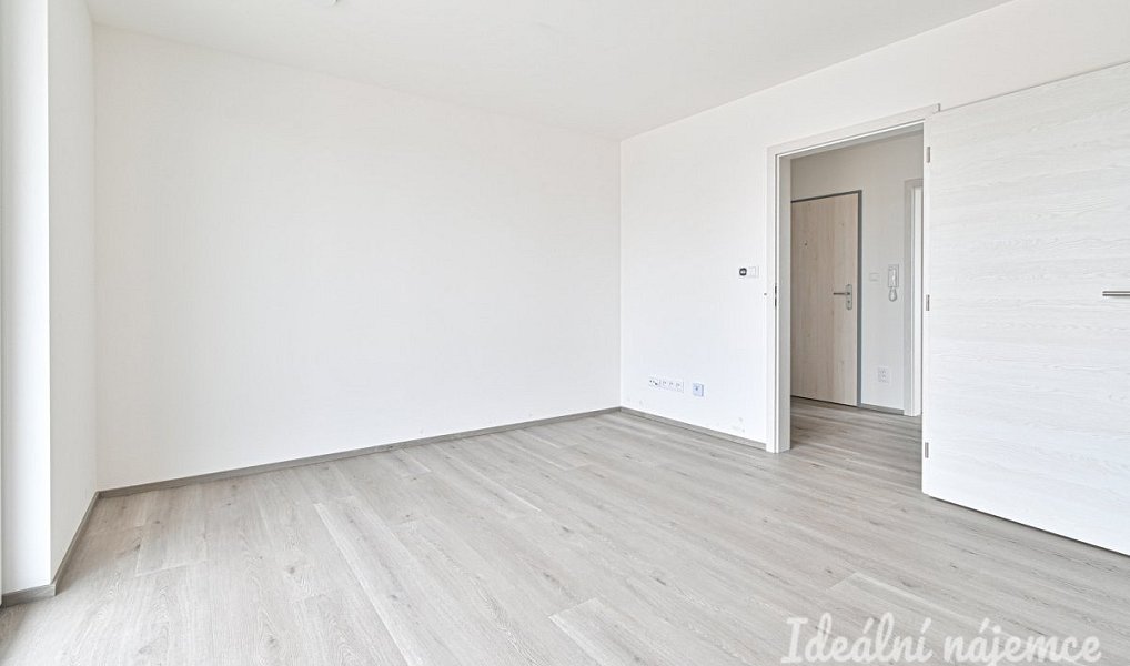 Pronájem bytu 2+kk 39 m², Dobřany – náhled fotky 6