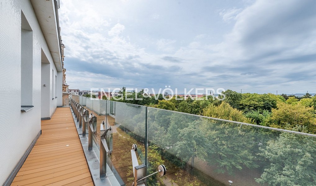 Pronájem bytu 6+kk 204 m², Praha – náhled fotky 16