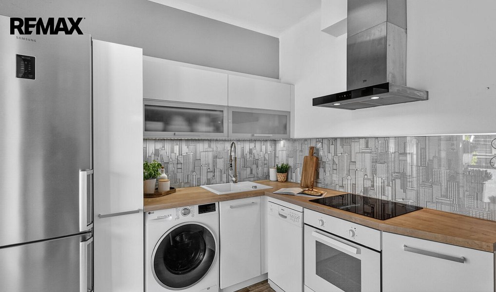 Prodej bytu 4+kk 139 m², Praha – náhled fotky 2