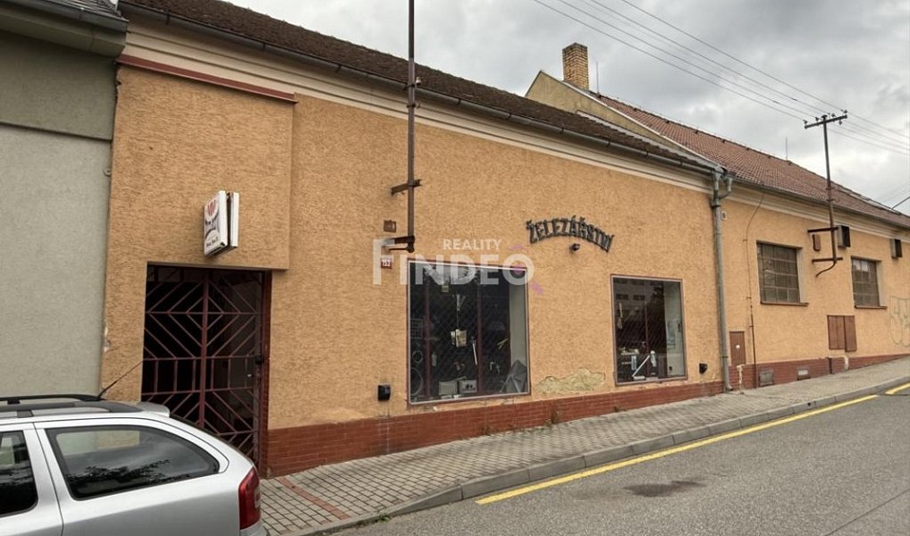 Pronájem obchodních prostor 137 m², Beroun – náhled fotky 2
