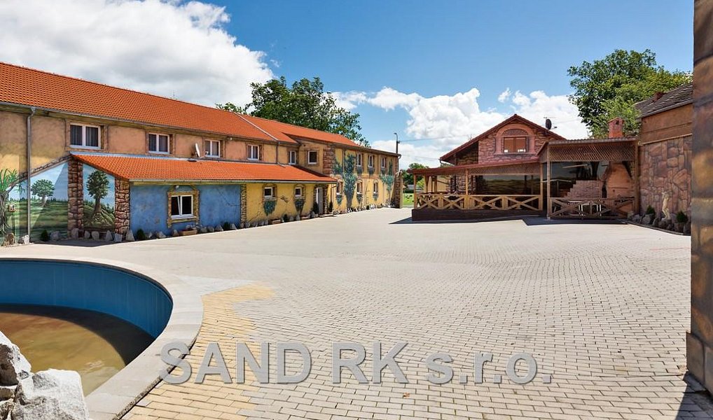 Pronájem ubytovacího objektu 1 000 m², Puclice – náhled fotky 13