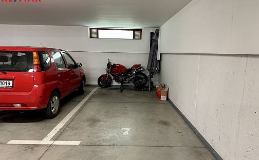 Garážové stání, Praha 10 - Štěrboholy, Laudonova, Praha 10 - Štěrboholy