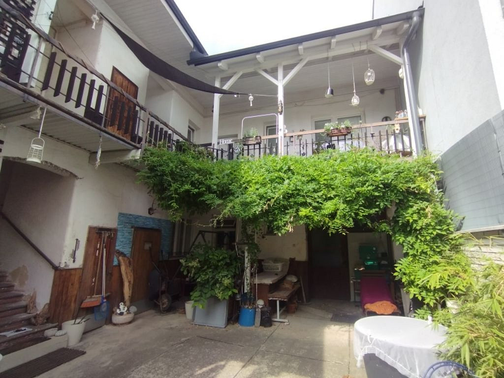 Prodej domu 250 m² s pozemkem 295 m²