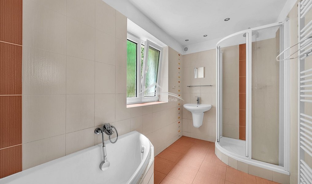 Prodej domu 330 m² s pozemkem 719 m², Praha – náhled fotky 11