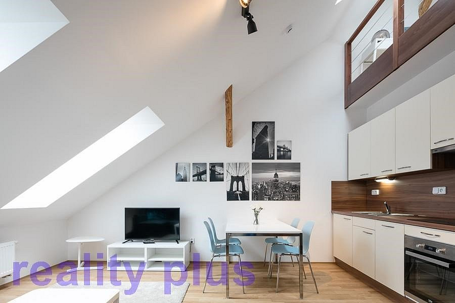 Pronájem bytu 1+kk 33 m²