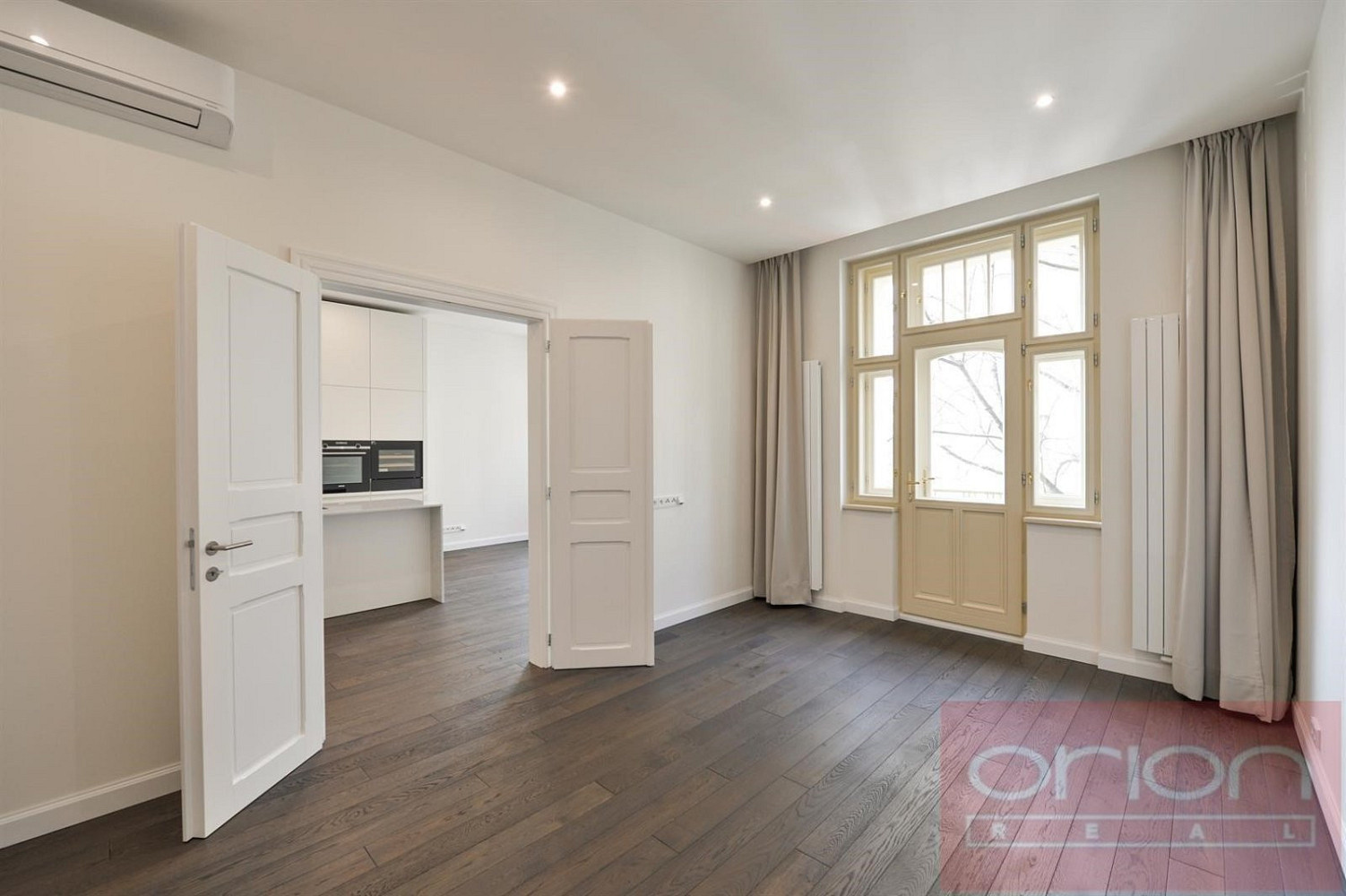 Pronájem bytu 4+kk 137 m² – pohled 5
