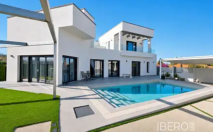Prodej domu 260 m² s pozemkem 600 m², Estepona, Španělsko