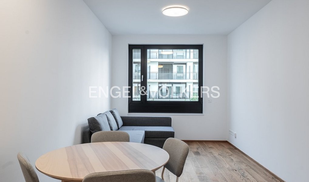 Pronájem bytu 2+kk 54 m², Praha – náhled fotky 4