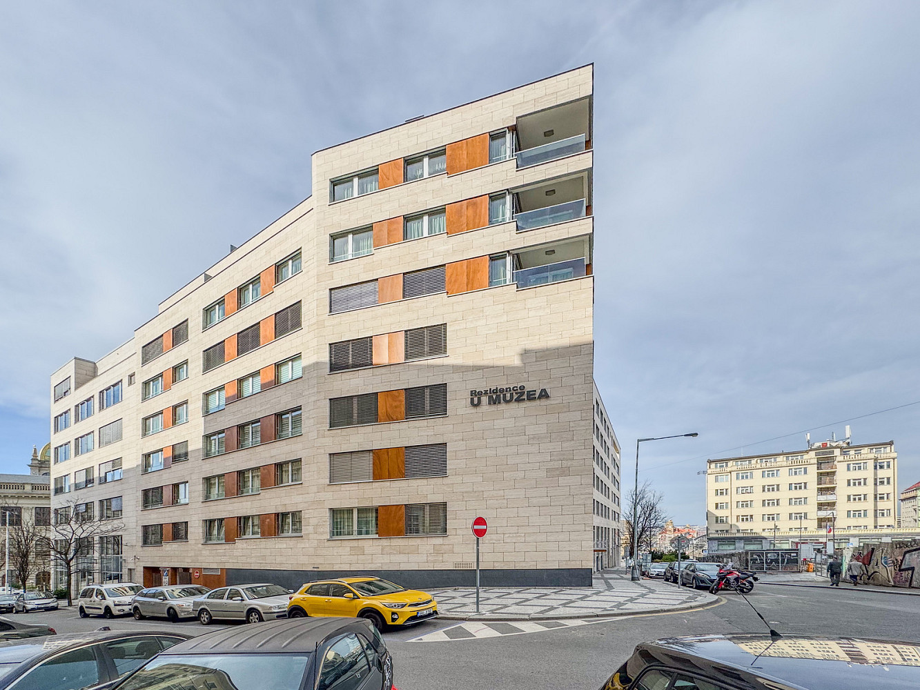 Pronájem garážového stání vedle Muzea – pohled 2
