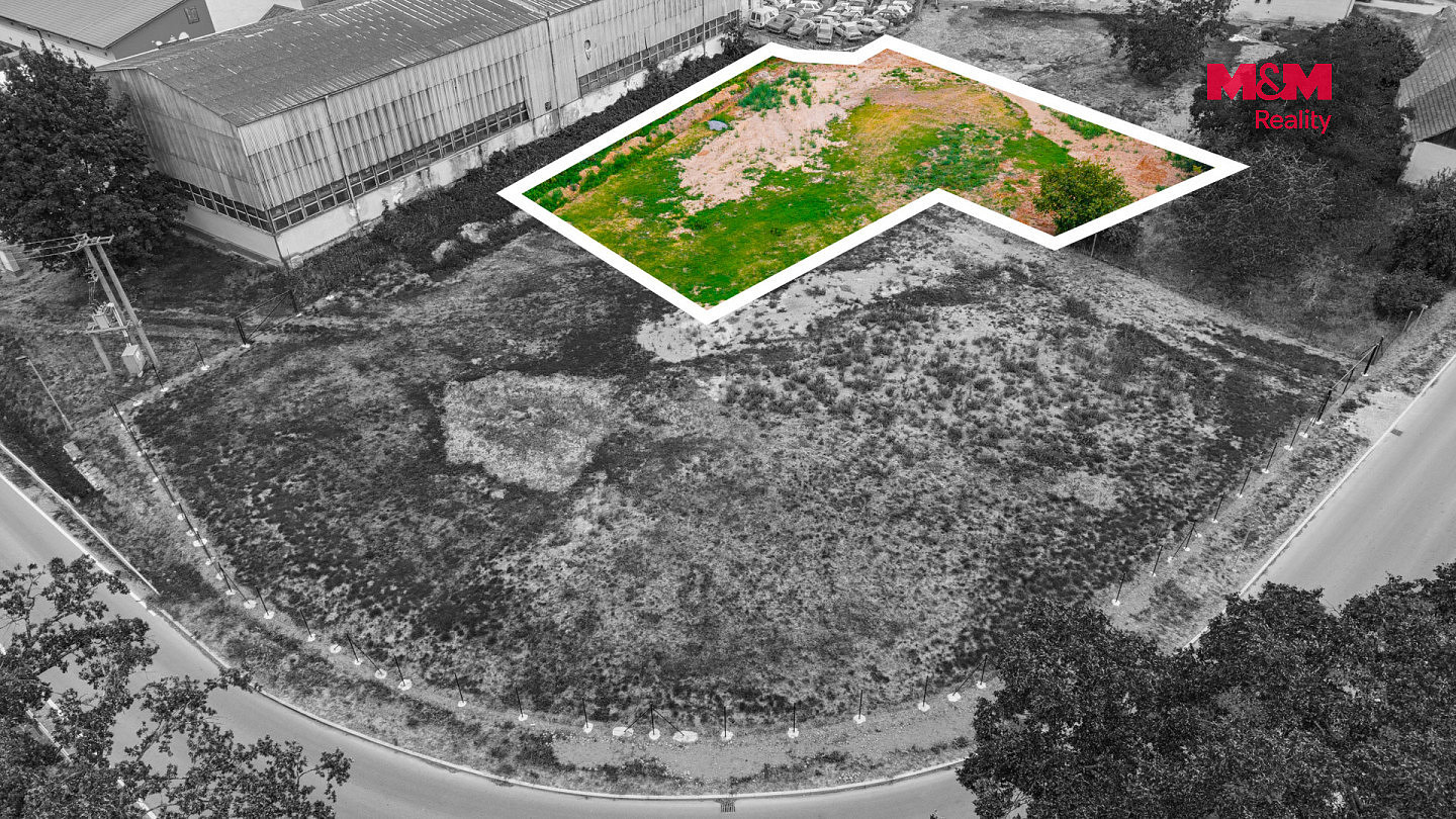 Prodej stavebního pozemku 1 077 m²