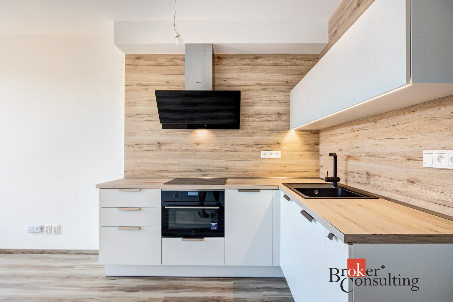 Pronájem bytu 1+kk 39 m² – pohled 3