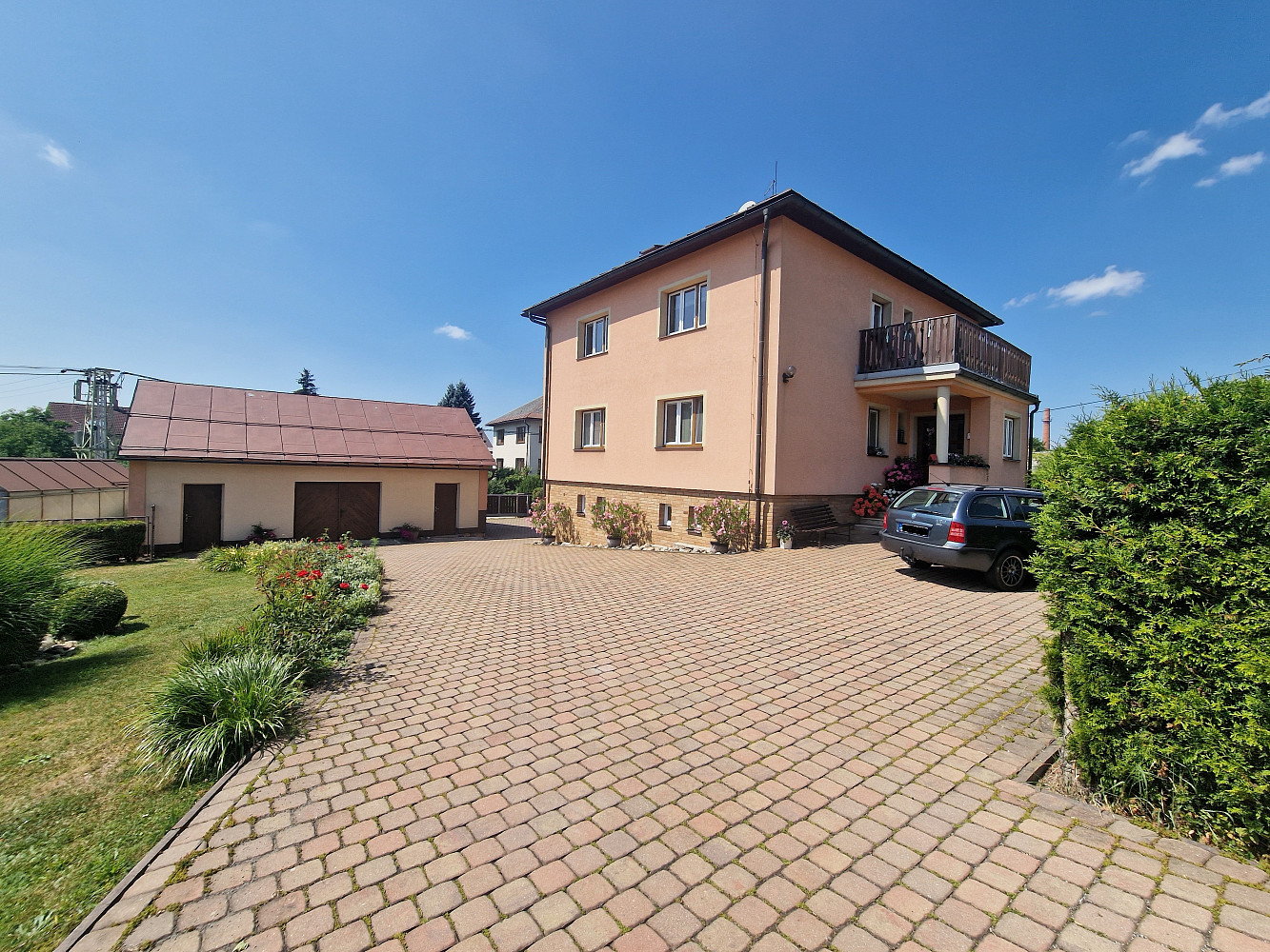 Prodej domu 288 m² s pozemkem 1 801 m²