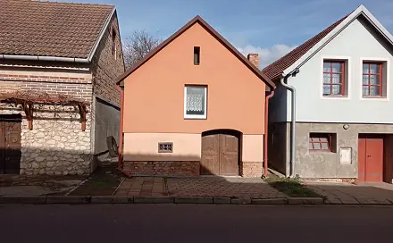 Vinný sklep s lisovnou a nástavbou v Drnholci, Drnholec, okres Břeclav
