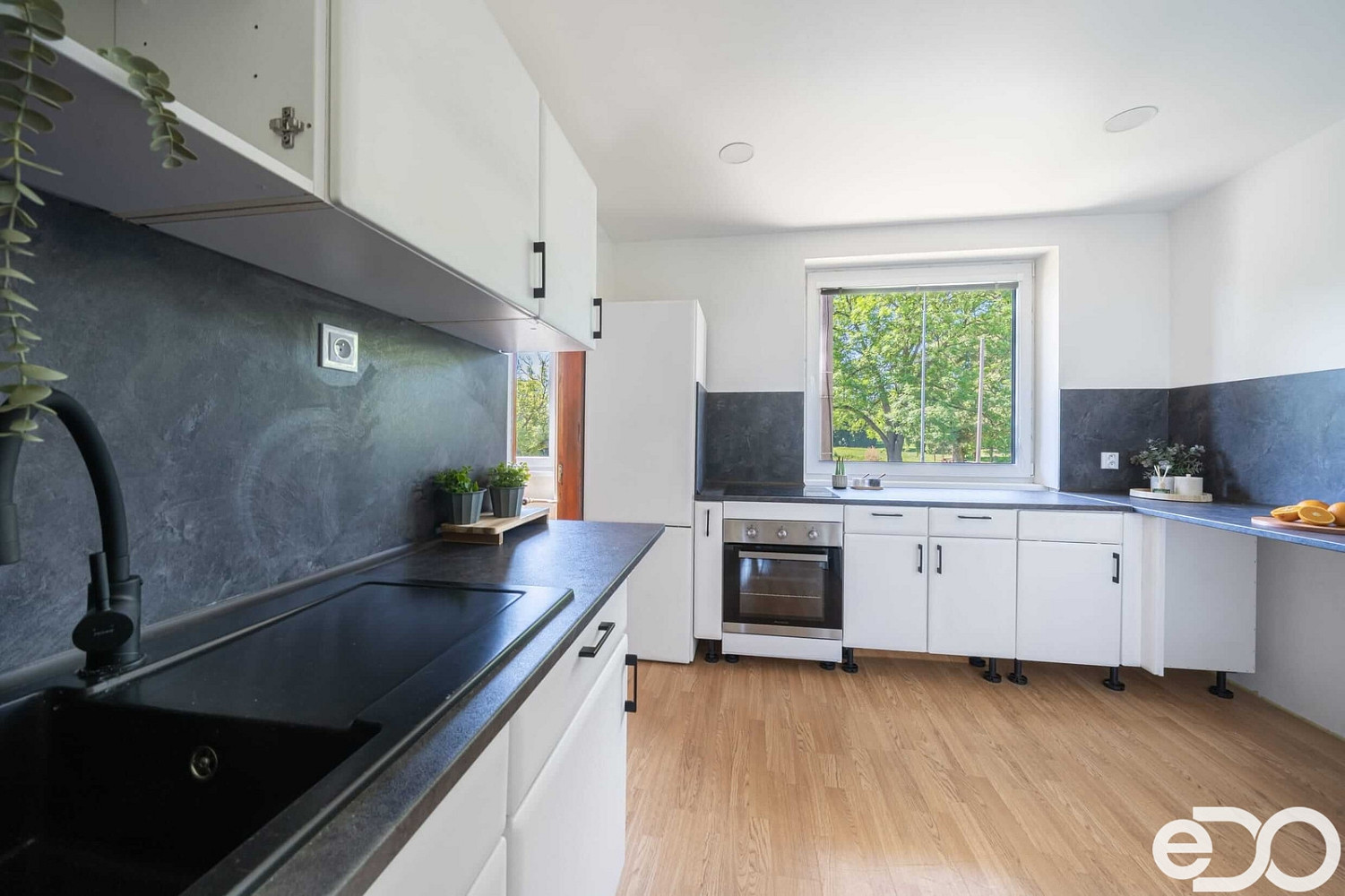Prodej domu 235 m² s pozemkem 854 m² – fotografie 3