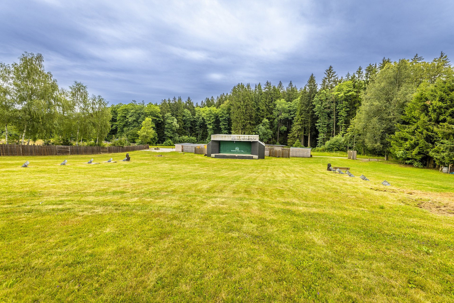 Prodej komerčního objektu (jiného typu) 818 m² – pohled 2