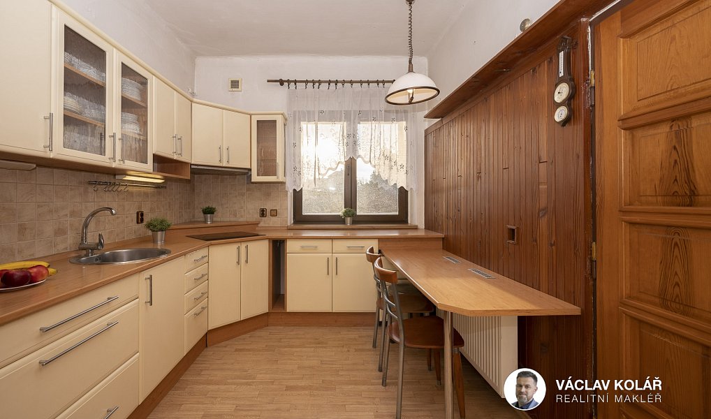 Prodej domu 196 m² s pozemkem 805 m², Stěžery – náhled fotky 16