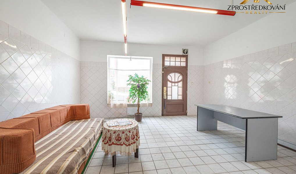 Prodej domu 380 m² s pozemkem 615 m², Kraslice – náhled fotky 8