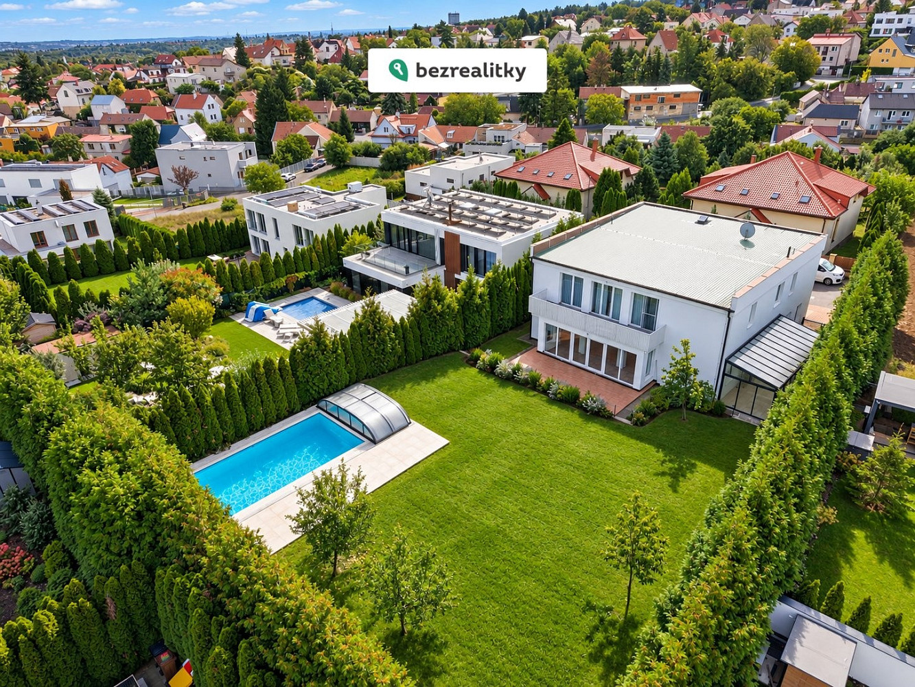 Prodej domu 380 m² s pozemkem 1 111 m²