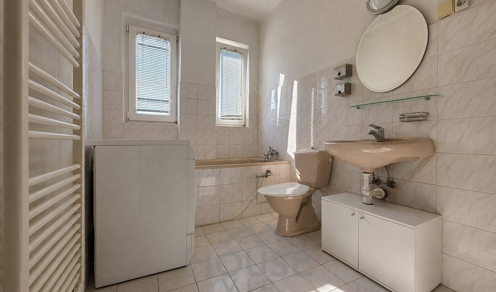 Prodej domu 275 m² s pozemkem 739 m², Praha – náhled fotky 38