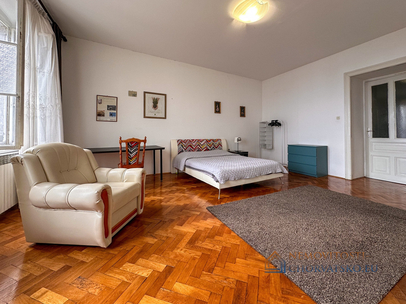 Pronájem bytu 4+kk 133 m² - Widok 3