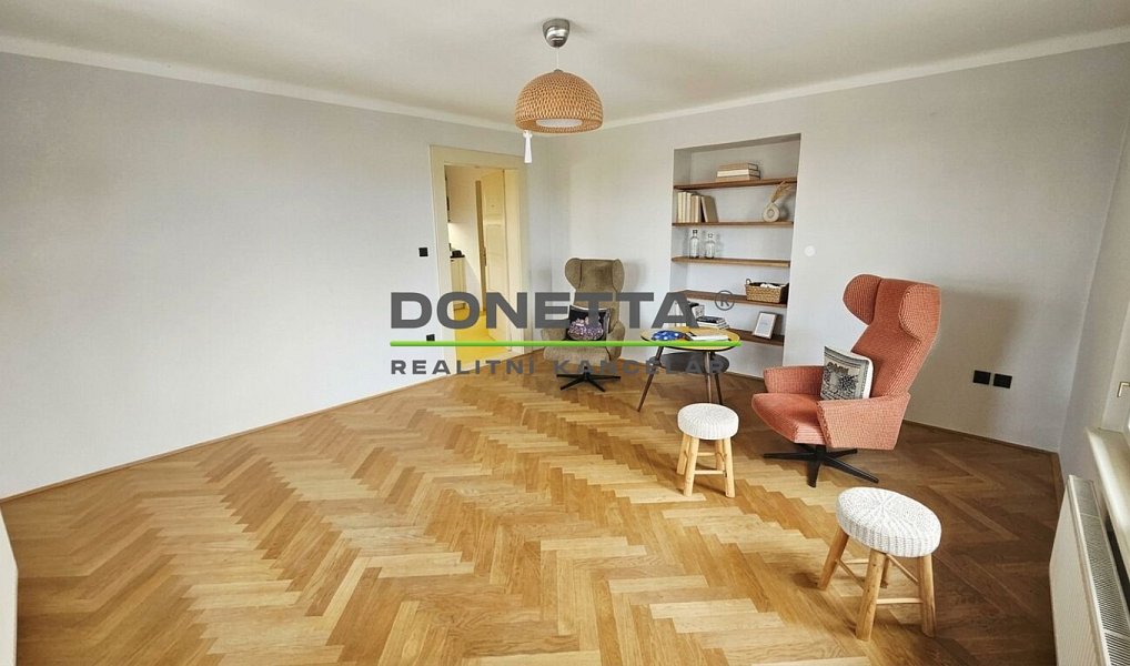 Pronájem bytu 3+1 103 m², Hradec Králové – náhled fotky 2